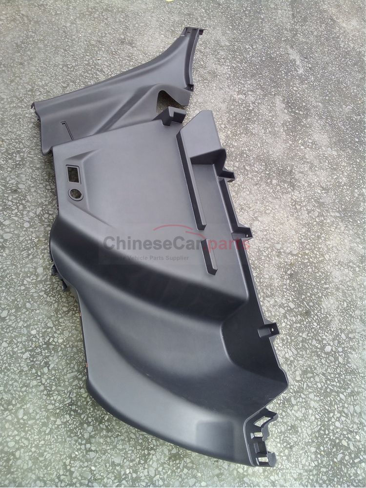 Decorative components under the rear pillar