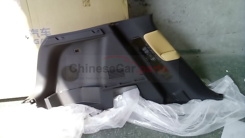 Interior trim panel of rear side panel