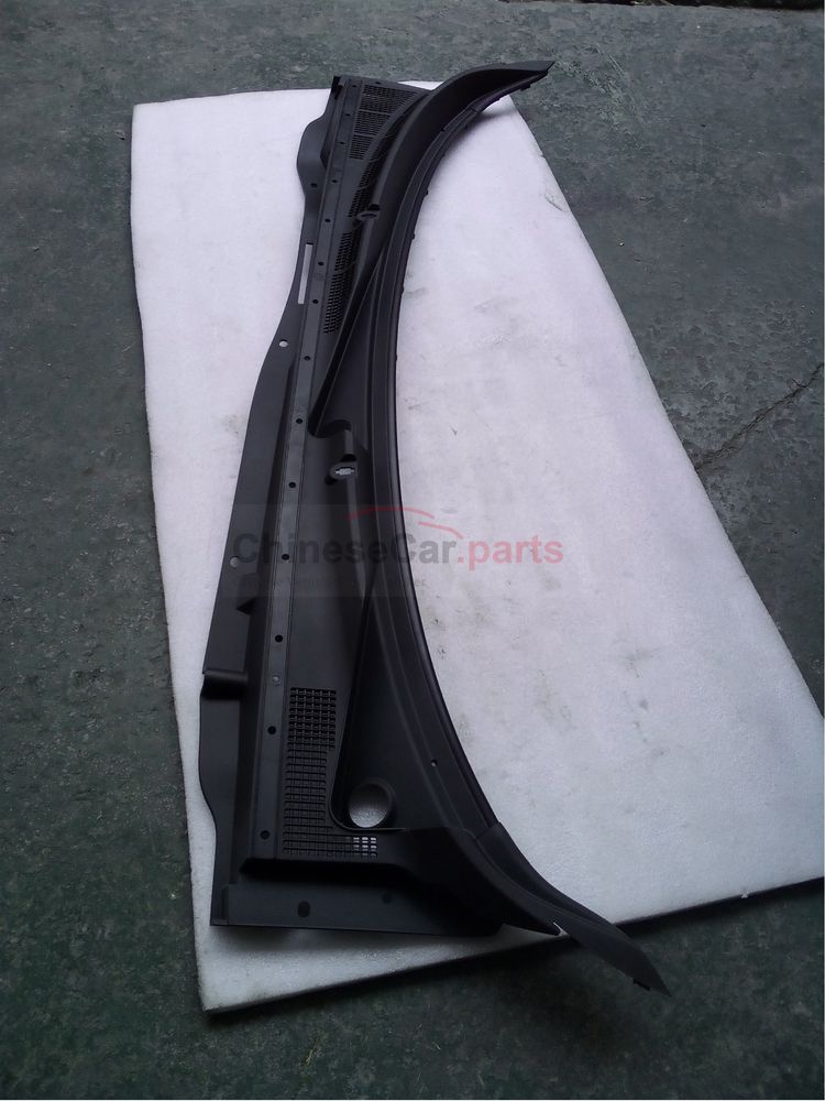 Front shroud trim