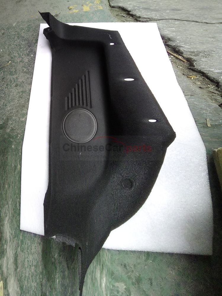 Luggage compartment side carpet