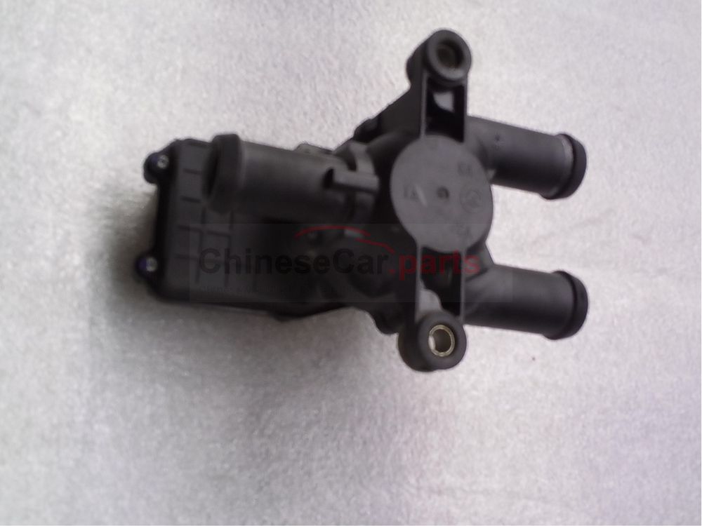 Three-way water pipe connector