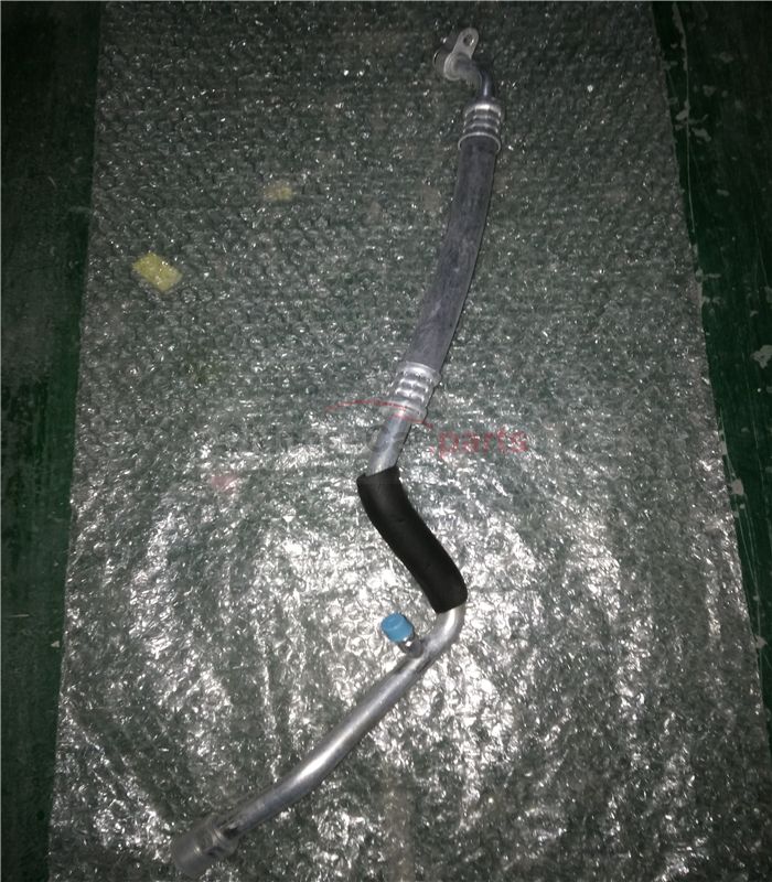 Air conditioning pipe - compressor suction