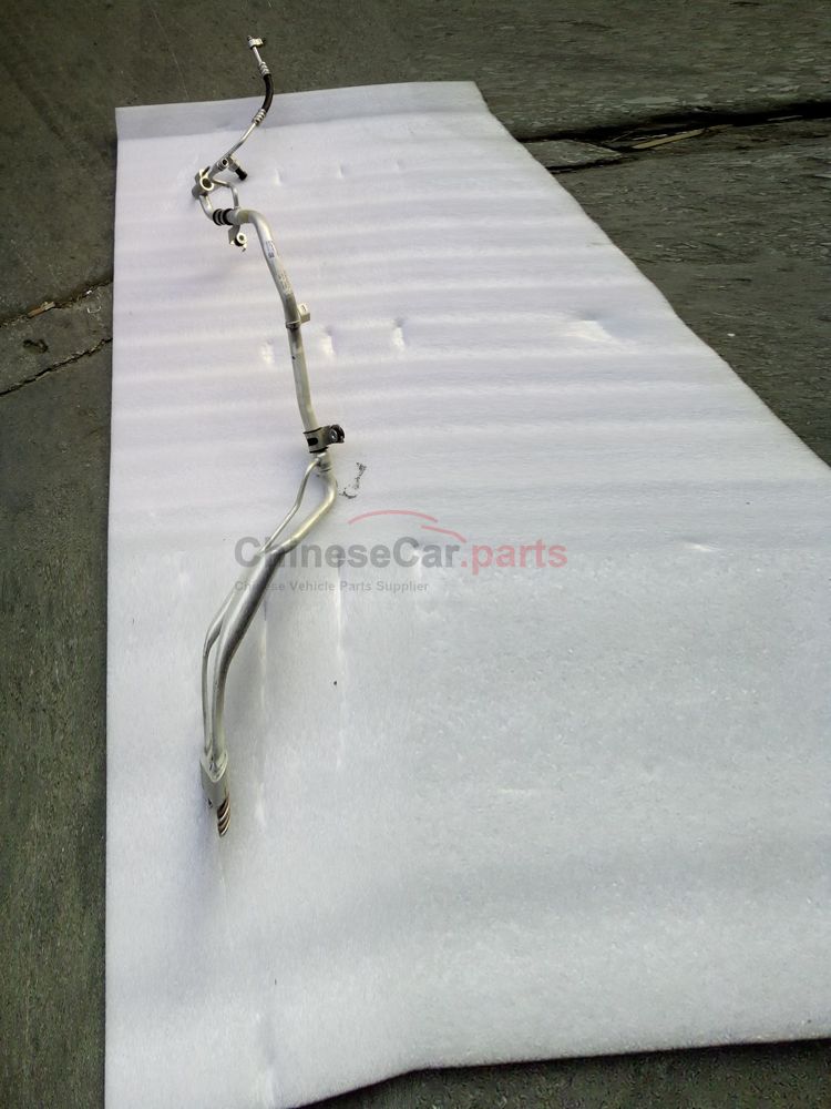 Air conditioning pipe - evaporator connecting pipe
