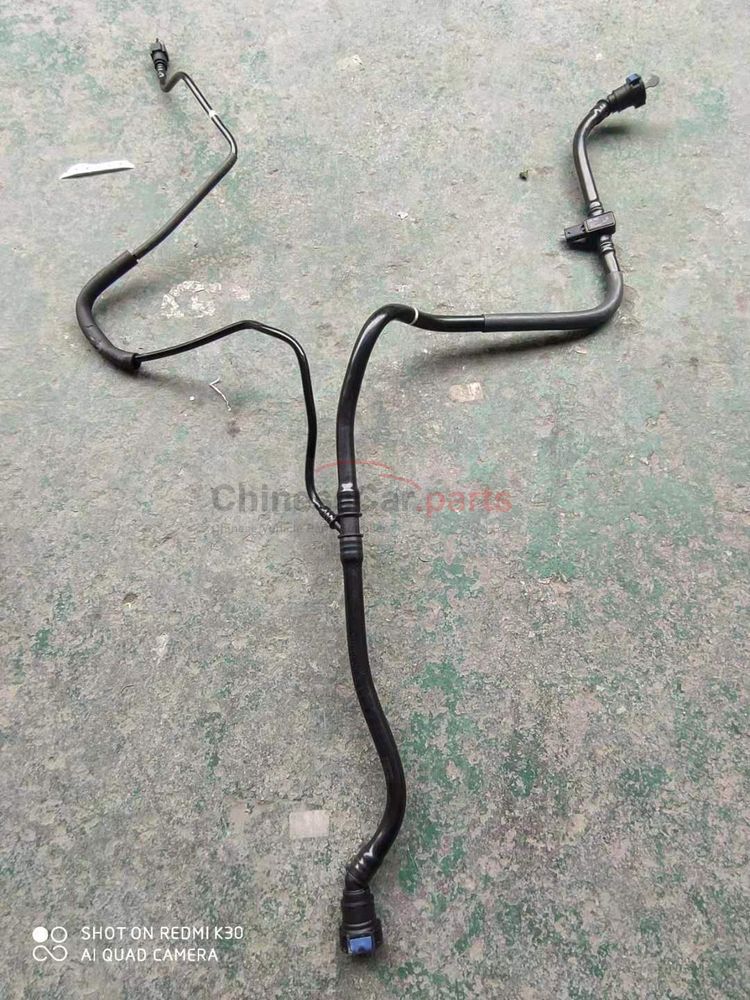 Carbon canister adsorption connecting pipe