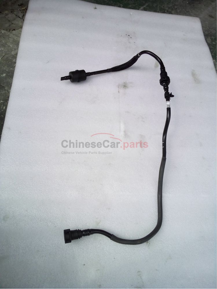 Carbon canister desorption connecting pipe