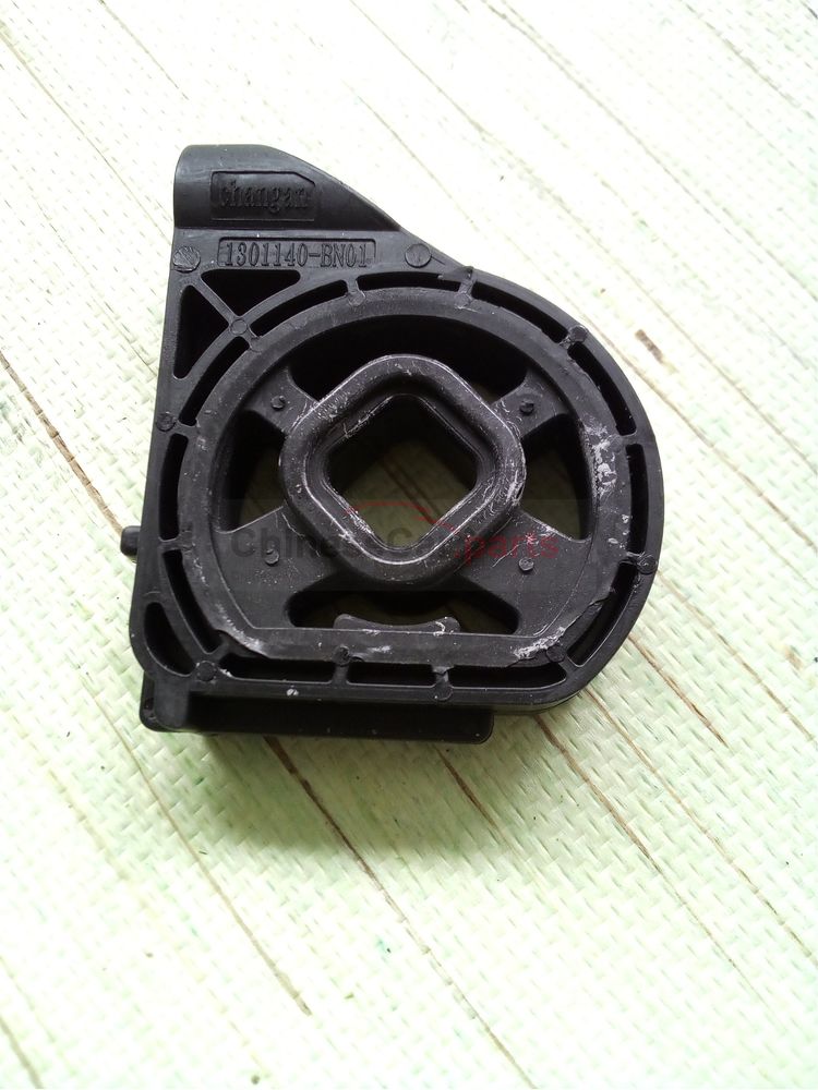 Rubber pad on water tank bracket
