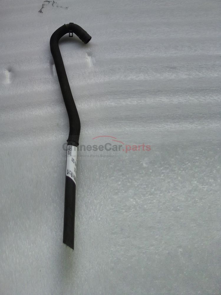 Electronic auxiliary water pump outlet pipe assembly