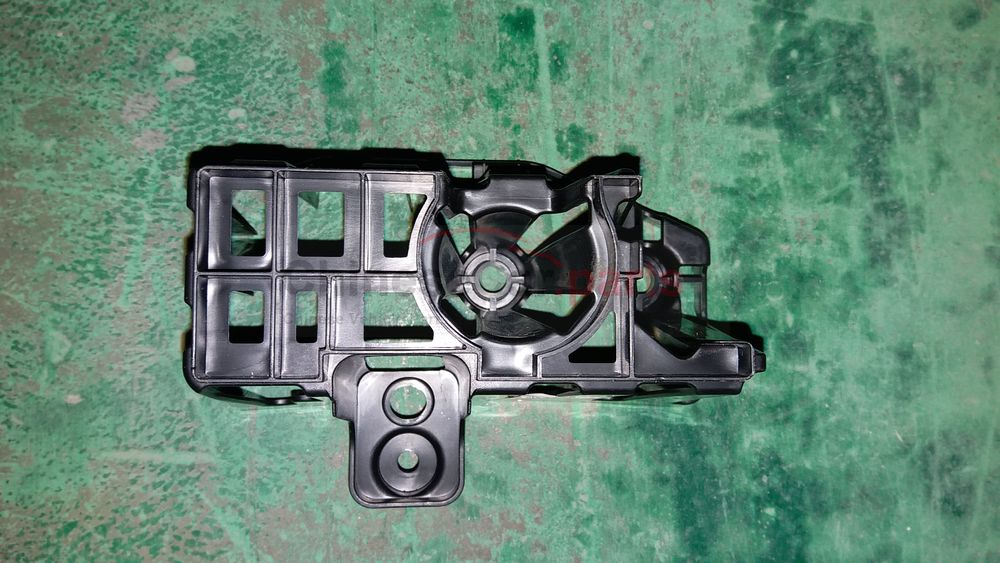 Middle support block of front bumper