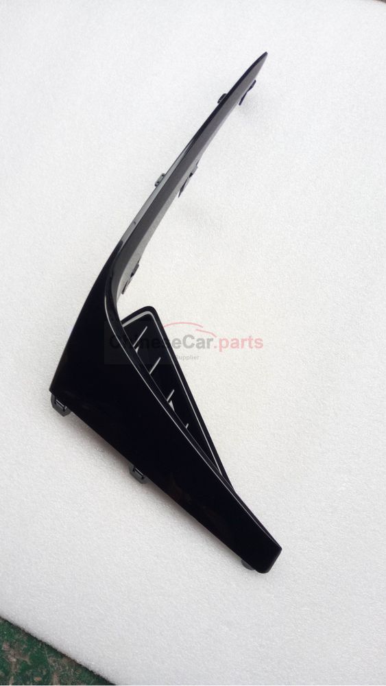 Rear reflector decorative parts