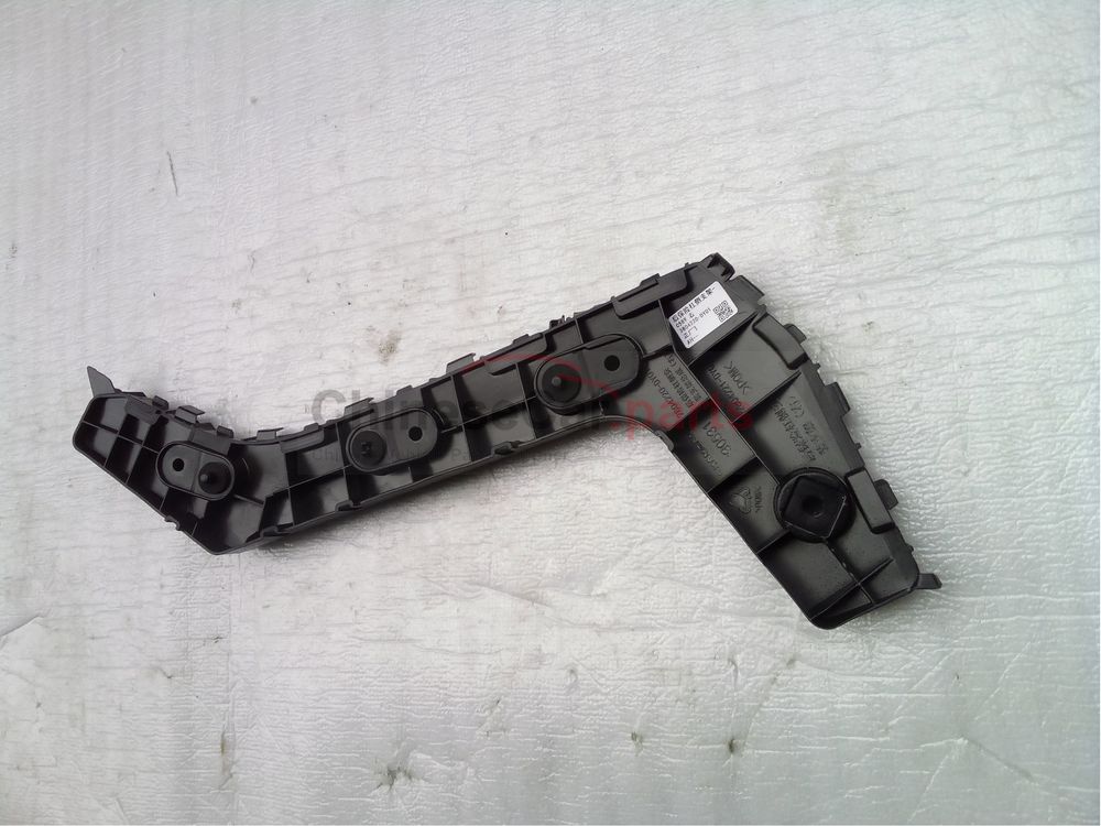 Rear bumper side bracket