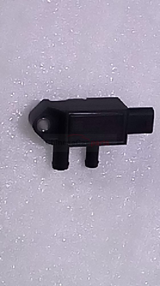 Differential pressure sensor assembly